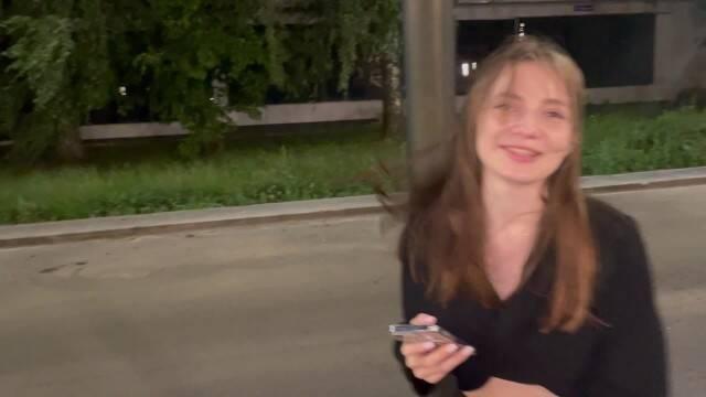 Стройная девушка после знакомства занялась сексом и дала кончить внутрь