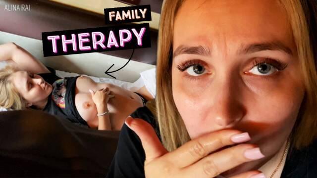 Парень трахнул русскую попутчицу в поезде и кончил ей в рот