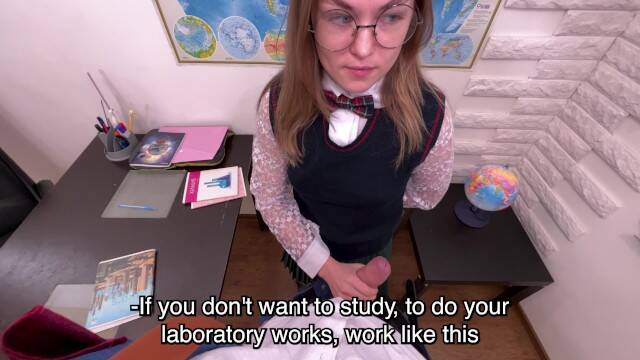 Русская студентка сдает экзамен с помощью секса и ловит сперму внутрь