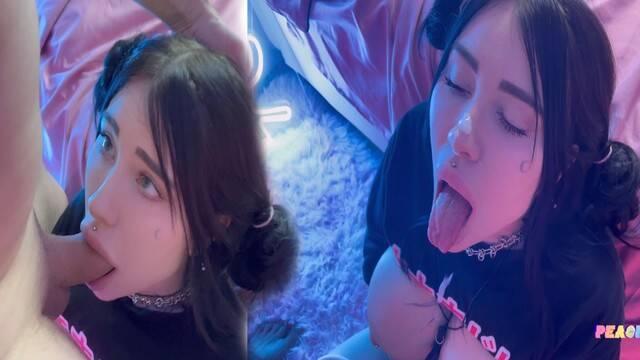 Русская анимешница с большими сиськами получает жесткий домашний секс