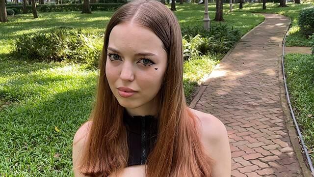 Наивная шлюшка так и не дождалась парня на свидание и дала пикаперу